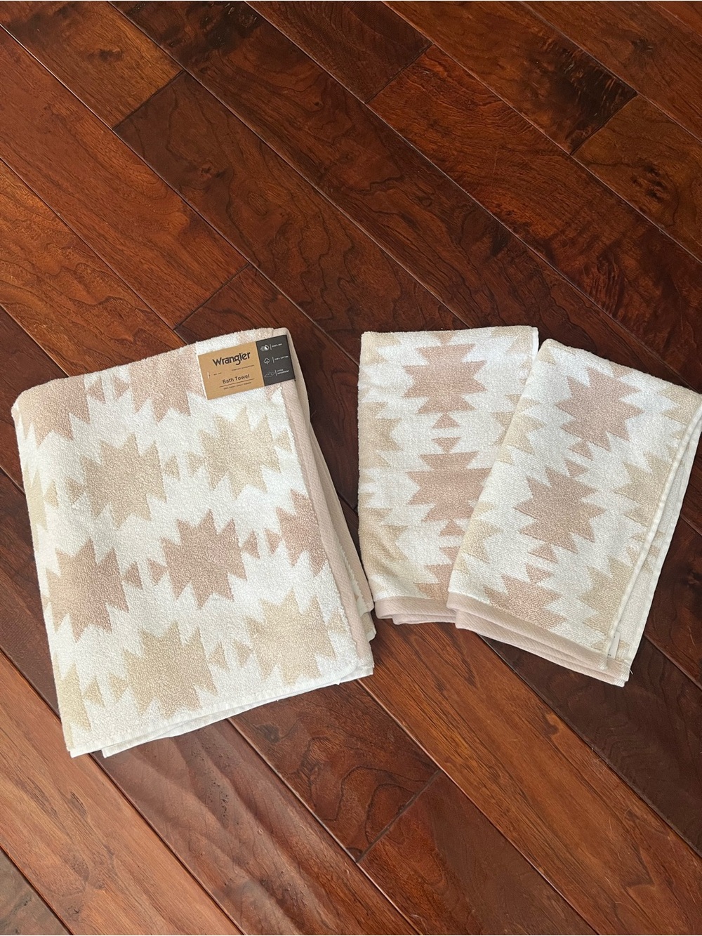Wrangler Beige & White Aztec Pattern Bath and Hand Towel Set